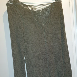 Stickad klänning/tunika , stretchig.   - klänning/ tunkka med snygga detaljer 