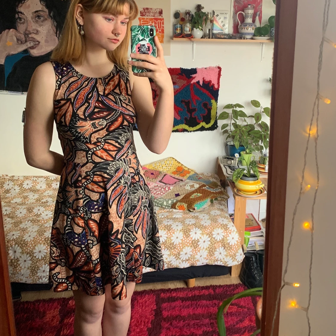 Klänning med öppen rygg