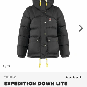 Fjällräven  - Söker denna jacka i storlek S! Hör av er, kan betala bra