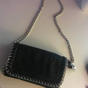 Tiamo väska - Säljer denna väska pga att det inte är min stil, skriv privat om du intresserad 