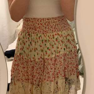 Säljer denna fina kjol från INDISKA 💕passar både en xs och s, m. Bra kvalitet och som ny!👍🏻