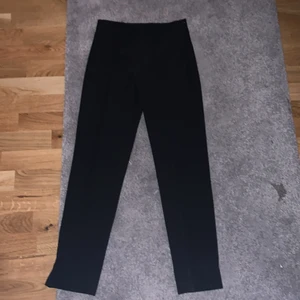 Fabiola Low Rise  - Black low rise straight leg pants 