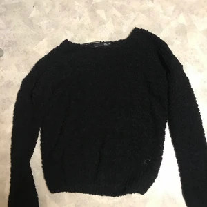 Stickad tröja - Svart stickad tröja från lager 157. Strl:S