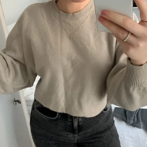 Stickad tröja - Mjuk stickad tröja, använd sparsamt och bra skick