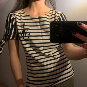 JW Anderson tröja  - JW Anderson t shirt i bra skick, strl S