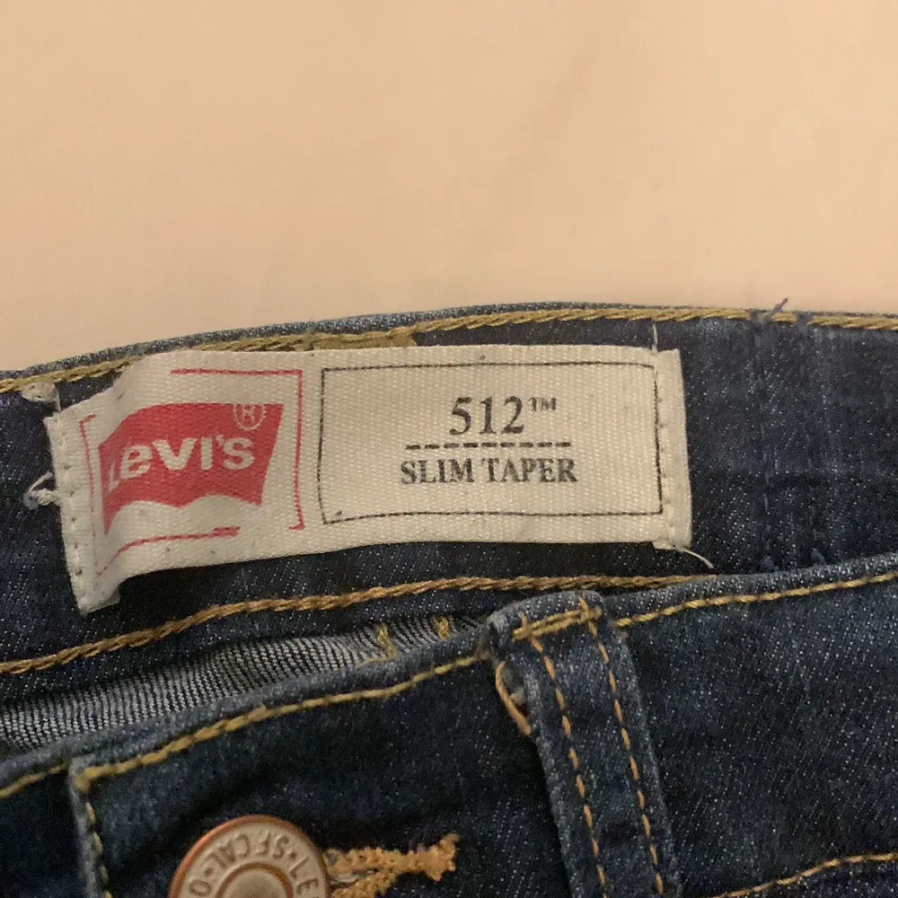 Levis jeans jag växt ur. Size 12 År. Bjuder på frakt!. Jeans & Byxor.