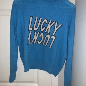 Kashmir tröja, from future  - Säljer denna riktigt coola tröjan från from future. Köpt för ca 1800 men säljer för 900. Köparen står för frakt men kan även mötas i Stockholm❤️