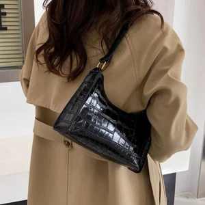 Väska - Säljer dessa 3 väskor då dem inte kommer till användning, 50kr st. Skriv vid frågor💕 ❗️ bara den vita kvar ❗️