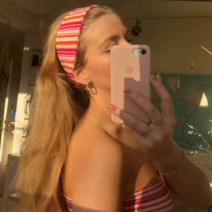 Hårband - Intressekoll på detta så sjukt gulliga hårband som jag sytt. Det har resår i nacken och sitter så bra. Vid intresse så kommer jag sy fler liknande hårband och sälja på min instagram @remadebymaja (följ där om ni inte vill missa) 💓🌟