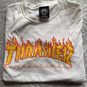 Säljer min feta Thrasher tröja som aldrig kommer till användning. Därav sparsamt använd). Strl M. Riktigt bra kvalitets material. 