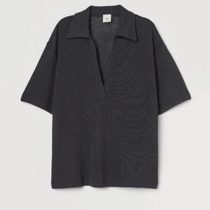 Söker - Söker denna stickade toppen från H&M! I storlek XS-S!! Kontakta om ni är villiga att sälja!! 