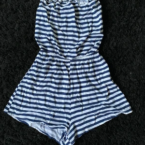 Play suit  - En play suit utan band 