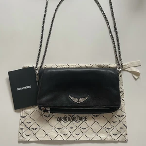 Zadig & Voltaire väska  - Säljer min Zadig och Voltaire väska då den inte längre kommer till användning! Den är i fint skick, kvitto och dustbag medföljer vid köp! KÖP DIREKR FÖR 2000