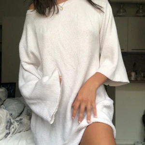 Vit stickad klänning,s - Nästan oanvänd köpt ett år sen