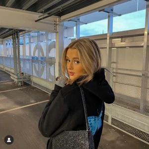 Glittrig väska❤️ - Säljer denna as balla och snygga väskan❤️nypris 350kr