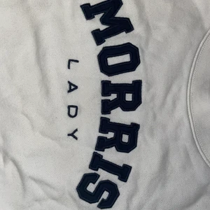 Morris - Morris tjocktröja i storlek S. As snygg att ha en skjorta under. 