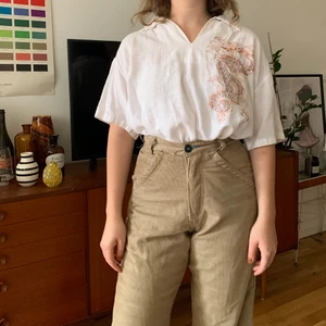 Snygg skjorta - Snygg och skön skjorta med en drake på! 