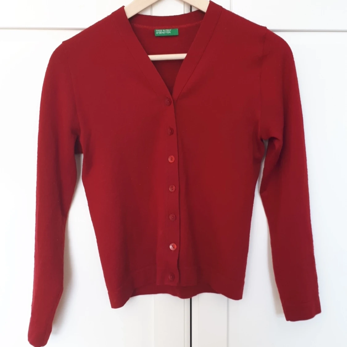 Röd stickad långärmad kofta, storlek S - 90