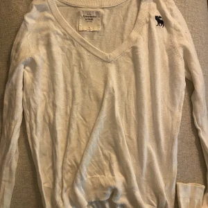 Abercrombie&Fitch vit tröja stl S - Abercrombie&Fitch vit tröja stl S, fint skick