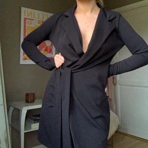 Blazer klänning  - Använd en gång så som ny, frakten står köparen för <3
