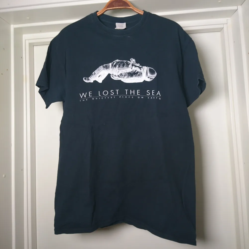 Band tröja med We lost the sea🌻. T-shirts.