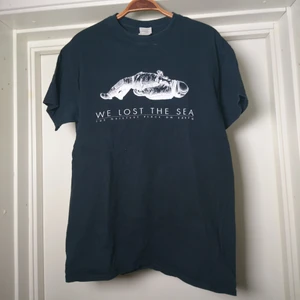 T-shirt med tryck  - Band tröja med We lost the sea🌻