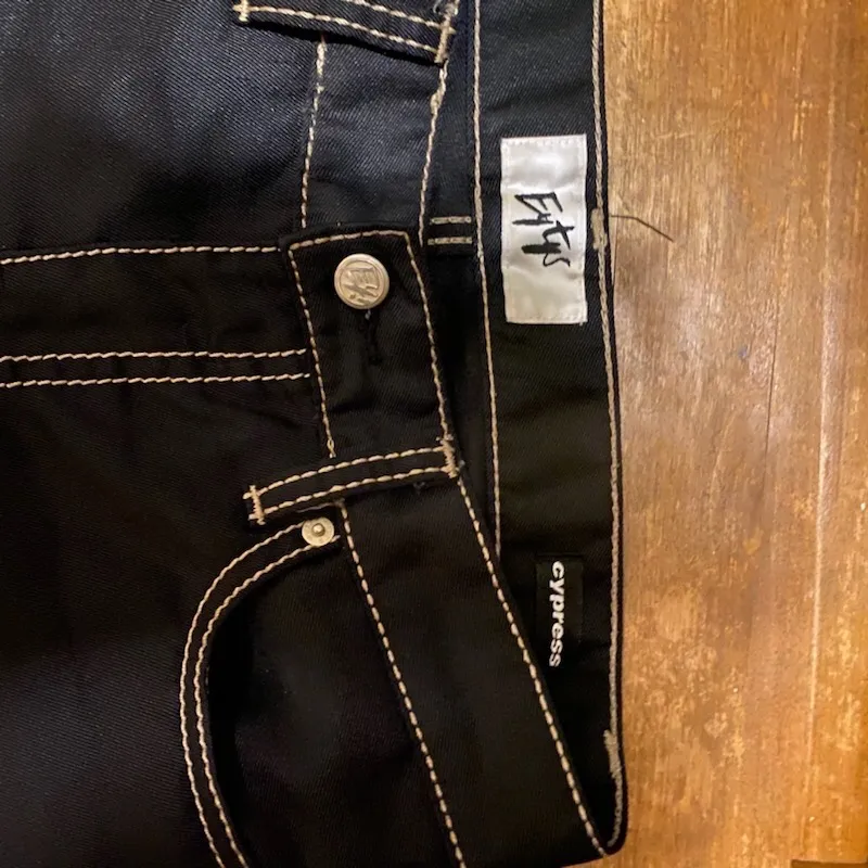 Säljer dessa jeans från eytys i modellen cypress då de är lite stora för mig. Jag kan tyvärr inte se vilken storlek de är i men skulle säga att de motsvarar en 36/38. De är mycket bra skick och nypriset är runt 1800kr💓💓. Jeans & Byxor.