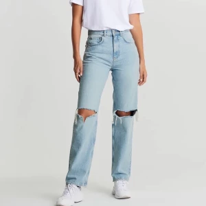 90s high waist jeans  - De populära high waist jeansen från Gina Tricot i storlek 38. Säljer pga av dem är för stora. Använt sparsamt. Original pris 599kr🦋💙