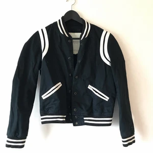 Ralph Lauren size M - Blogger’s & Influencer’s favourite. Rare vintage find, good condition but some slight wear.