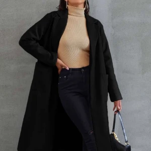 Kappa - Kappa från SHEIN. Helt ny och säljs endast då jag inte tycker jag passar i kappa🤍