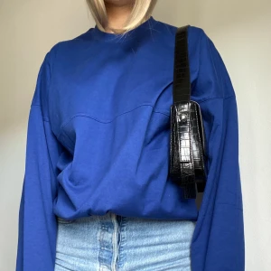 Ny sweater  - Endast testad! Köpt för 399kr. Storlek M men sitter som en L