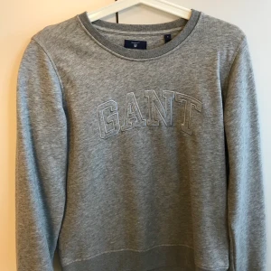 Gant tröja  - Storlek S! Kan mötas upp i örebro annars står köparen för frakten 