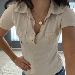 Filippa K pike - Filippa K pike beige. Storlek M (passar dock mig som är S). Aldrig använd! Superfint skick! 