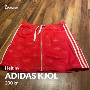 Adidas kjol  - Ny 