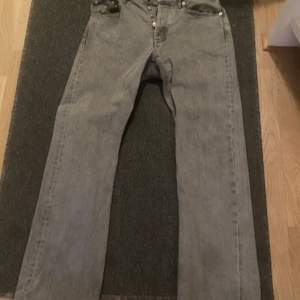 Cond 8/10.   Väldigt fint skick överlag    Size 31