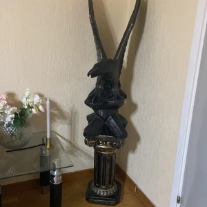 Möbel - Finns i Bagarmossen för 1000kr båda delarna en meter och 30cm