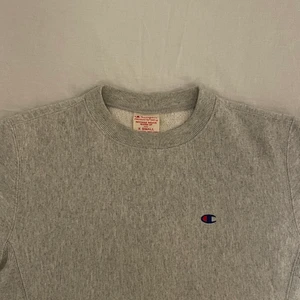 champion sweatshirt - jättefin sweatshirt från champion, knappt använd så den är i nyskick!😁