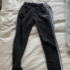 Adidas sweatpants XS - Knappt använd