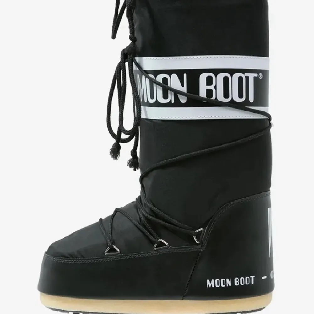Intressekoll på mina fina moon boots!! Köptes för ca 1 år sen. ❤️. Skor.