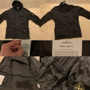 ORDENTLIG Stone Island jacka (Strl.XXL) - Bra storlek och passform för oss något större. Kan sändas försäkrat vid överenskommelse med köpare.  Prisidé 4.500 SEK.  Äkthet kostar, förfalskat gör inte. Kan intygas. -Vänligen