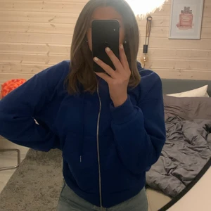 Hoodie - Från Shein, aldrig använd💙 nypris 159kr