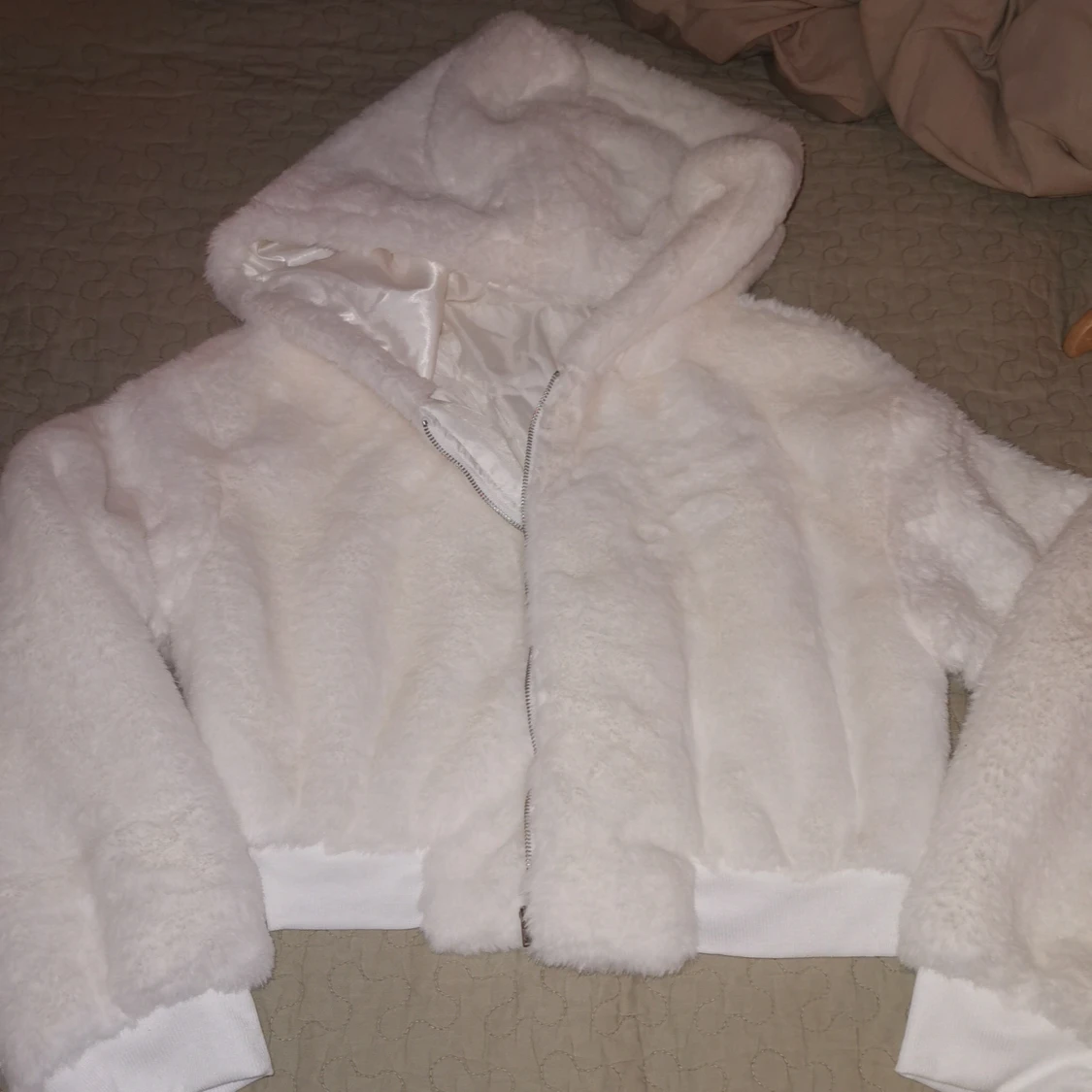 päls vit kort ziphoodi - 90