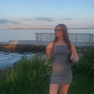 rutig klänning i strl Xs - rutig kort klänning från hm i strl XS🖤 99kr 🤍 kan både mötas upp och frakta!