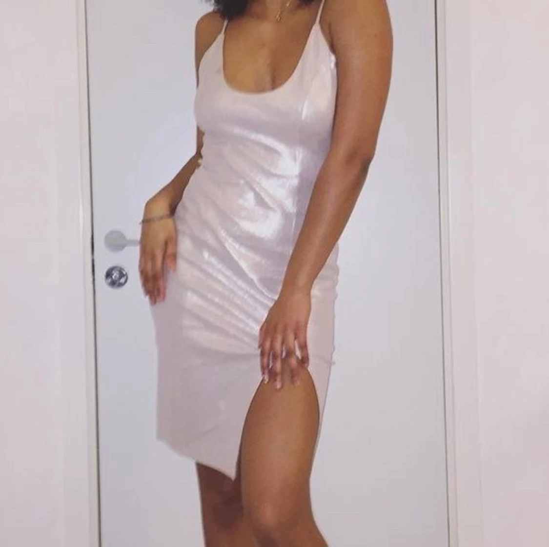 Glittrig skimmer klänning  - 90