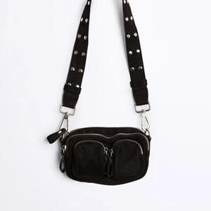 Väska från gina - Intressekoll på denna fina väska från gina! Kommer tyvärr inte till användning längre.