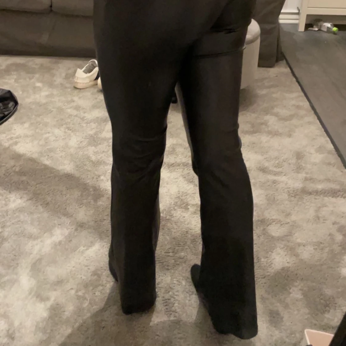 Svarta skinnbyxor  - 90