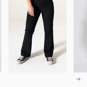 LXA Kostymbyxor Suit Pant Short HELT NYA - Helt oanvända kostymbyxor från LXA (Suit Pant Short - Black) Ordpris: 899 kr