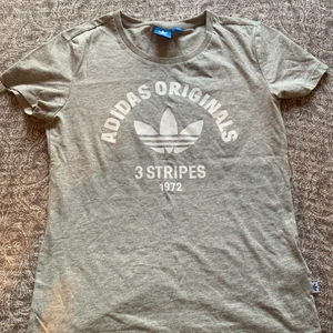 Adidas tröja - Helt ny Adidas tröja, aldrig använd! 
