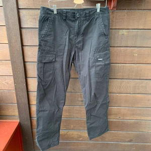 Baggy Cargo byxor  -  Ett par feta Volcom cargo byxor I fint skick skriv vid frågor / köp bjuda i kommentarerna