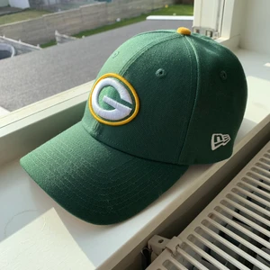 Packers keps  - Grön packers keps💕🌼 endast använd 1 gång! (Andra bilden visar hur modellen ser ut bakifrån tagen från Pinterest)